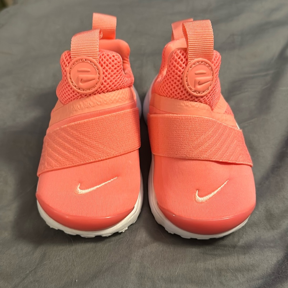 Toddler Nike Sneakers in Pink/Coral
